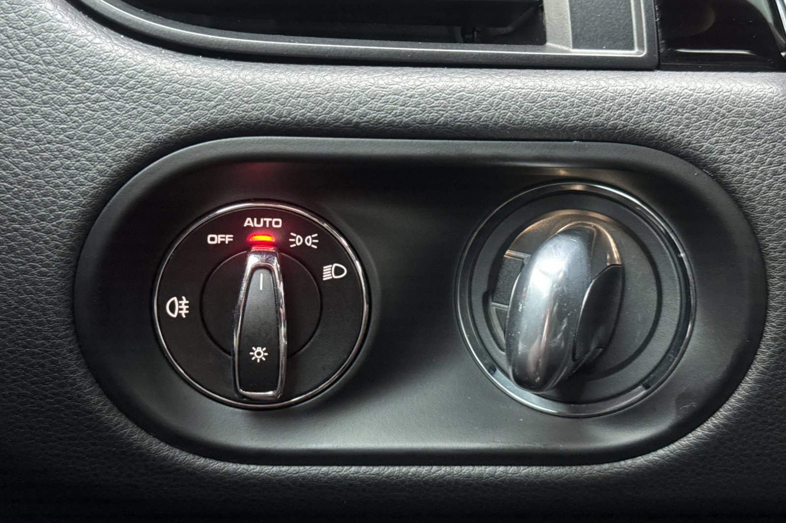 Used 2024 Porsche Macan image 23