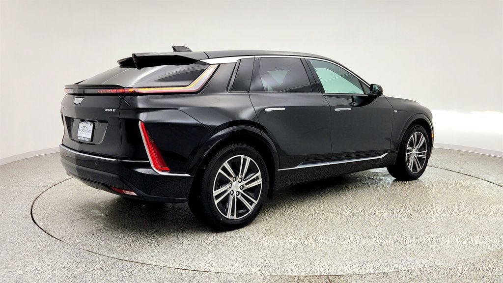 Used 2024 Cadillac Lyriq Luxury RWD image 5