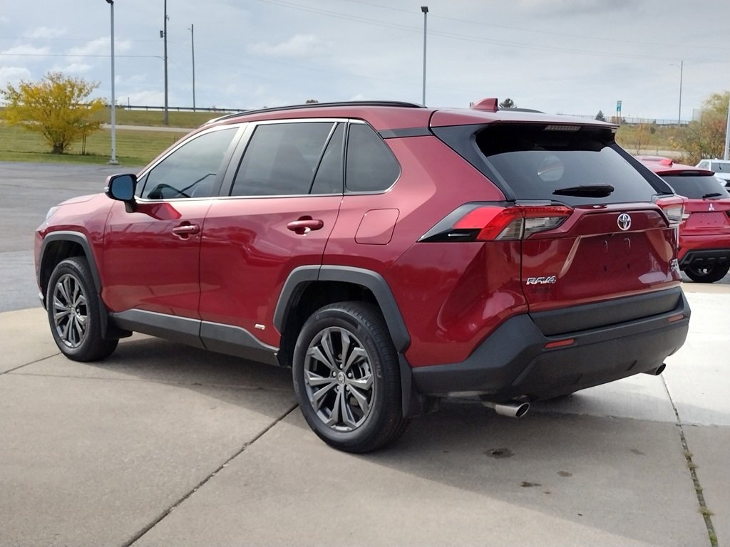Used 2025 Toyota RAV4 XLE Premium image 18