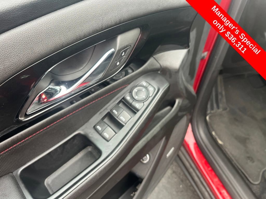 Used 2023 Chevrolet Traverse RS image 12