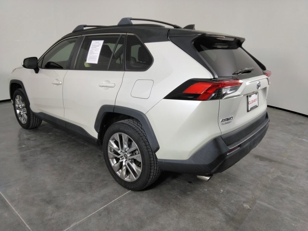 Used 2021 Toyota RAV4 XLE Premium image 5