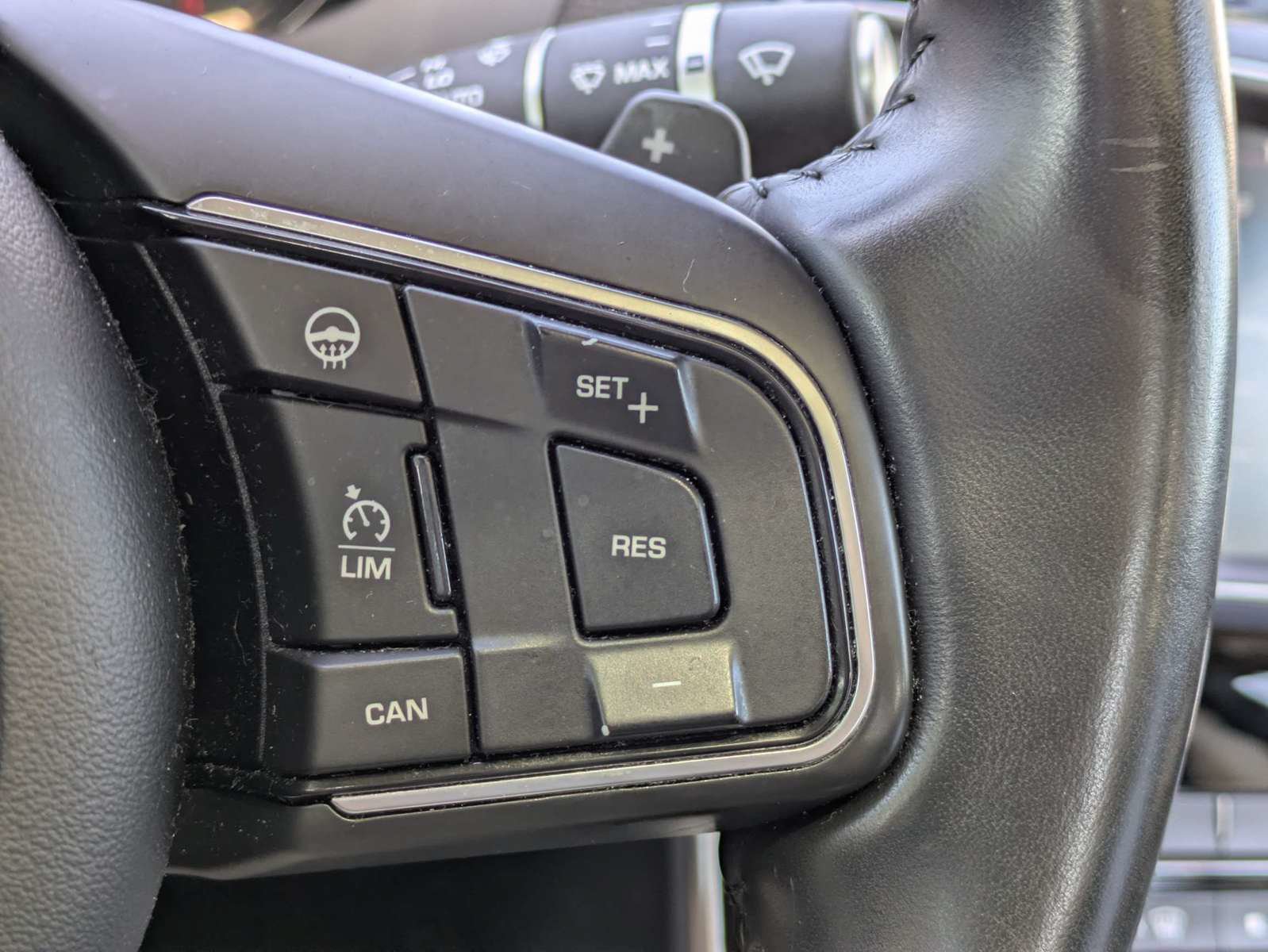Used 2017 Jaguar XE Prestige AWD/4WD image 21