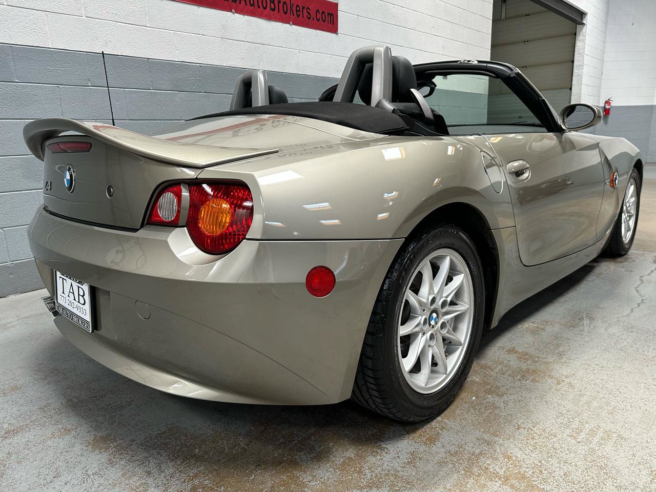 Used 2004 BMW Z4 2.5i RWD image 3