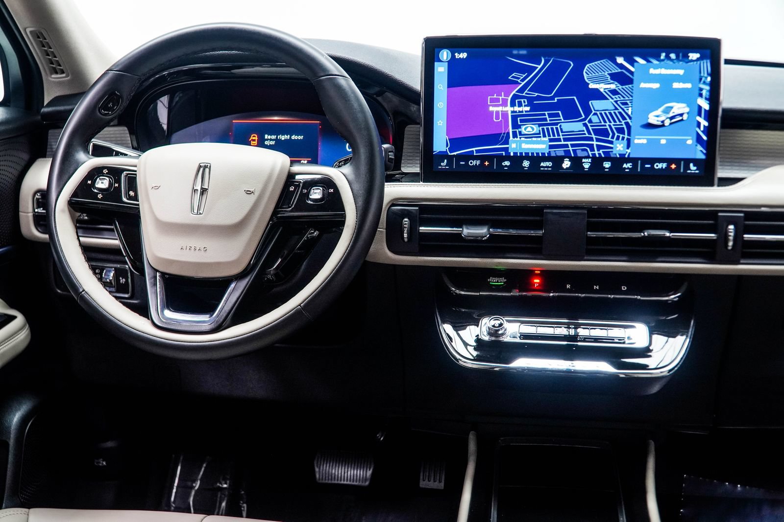 Used 2025 Lincoln Corsair AWD image 18