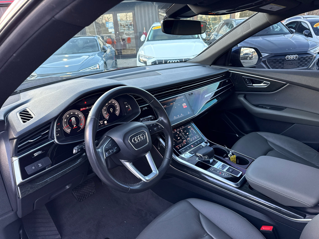 Used 2019 Audi Q8 Premium Plus w/ Premium Plus image 21