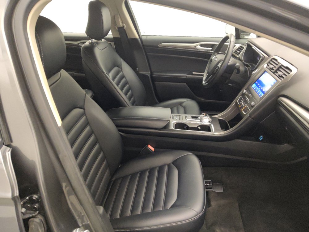 Used 2020 Ford Fusion SEL FWD image 21