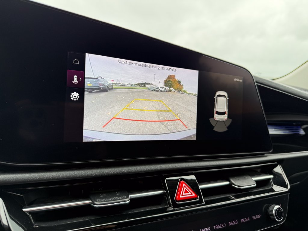 Certified 2023 Kia Niro Wind FWD image 29