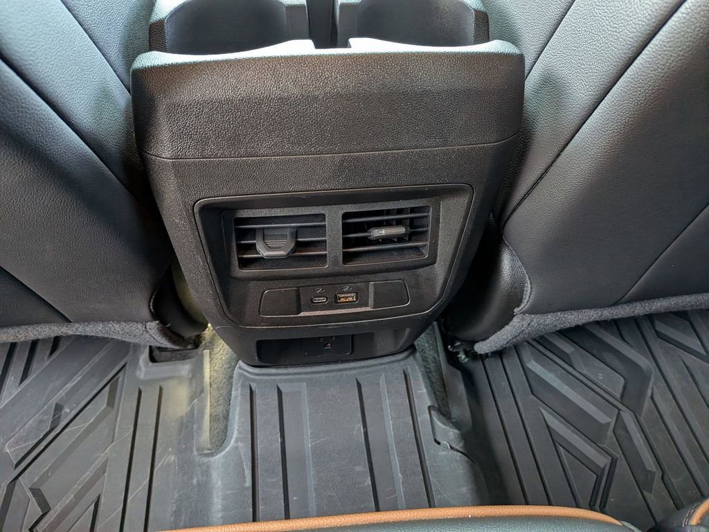 Used 2024 GMC Canyon AT4 w/ AT4 Premium Package image 18