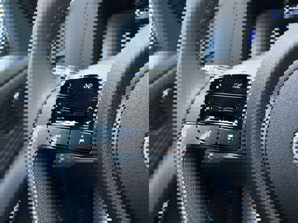 New 2025 Hyundai Elantra Sport image 13