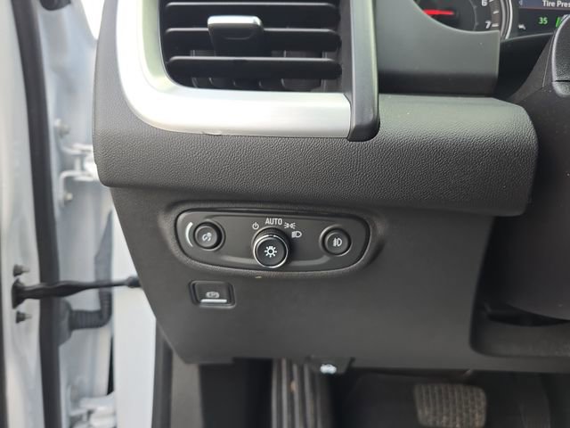 Used 2023 GMC Terrain SLT image 23