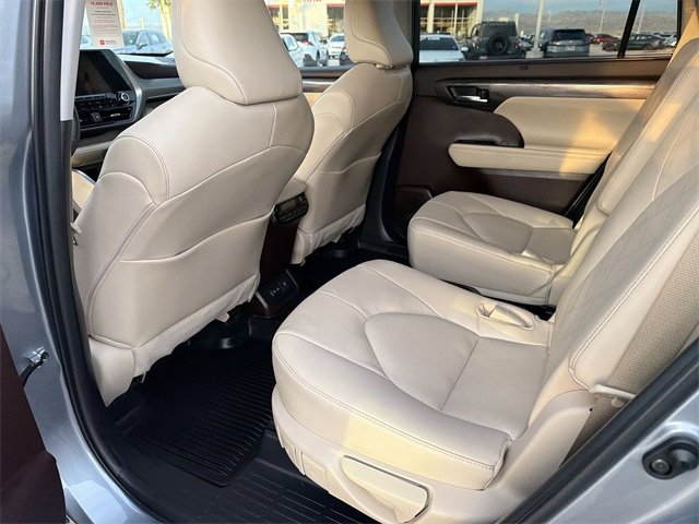 Certified 2022 Toyota Highlander Platinum image 29