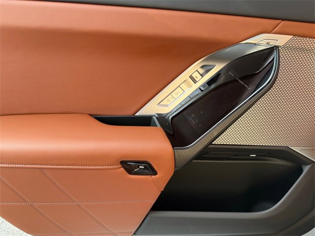 Certified 2026 BMW 750e xDrive 750e xDrive w/ Executive Package image 39