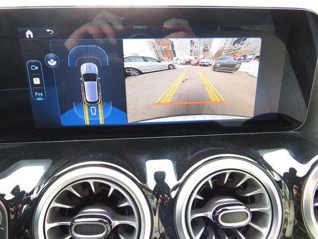 Used 2025 Mercedes-Benz GLA 250 4MATIC image 16