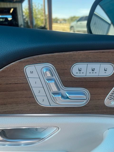 Used 2025 Mercedes-Benz GLS 450 4MATIC image 17