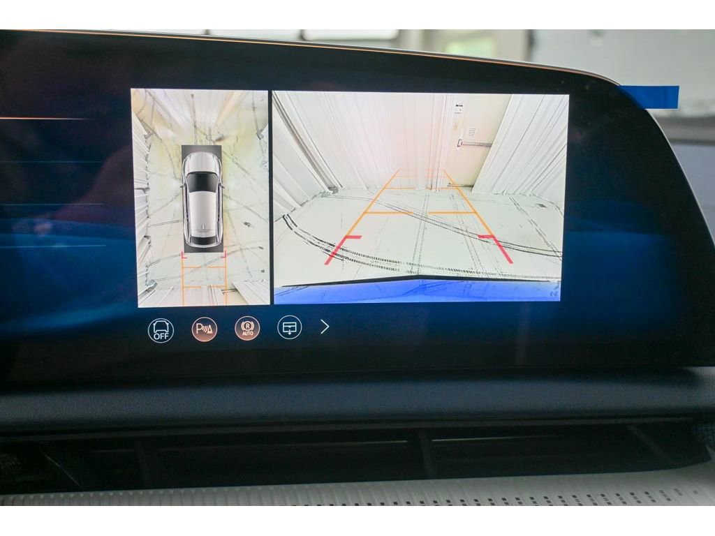 New 2026 Cadillac Optiq Luxury 2 image 33