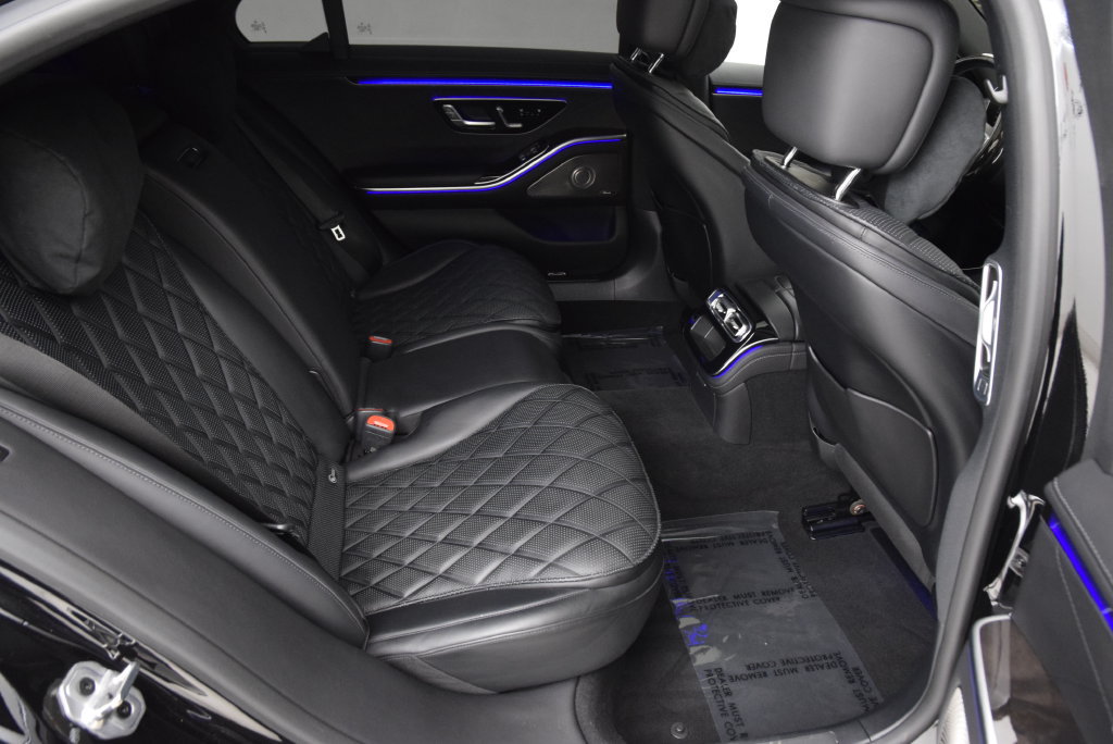 Used 2024 Mercedes-Benz S 580e 4MATIC Sedan image 18