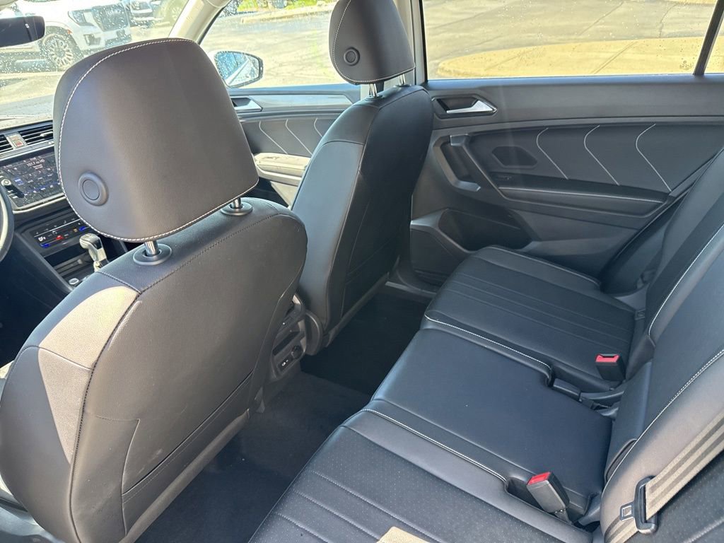 Used 2022 Volkswagen Tiguan SE AWD/4WD image 24