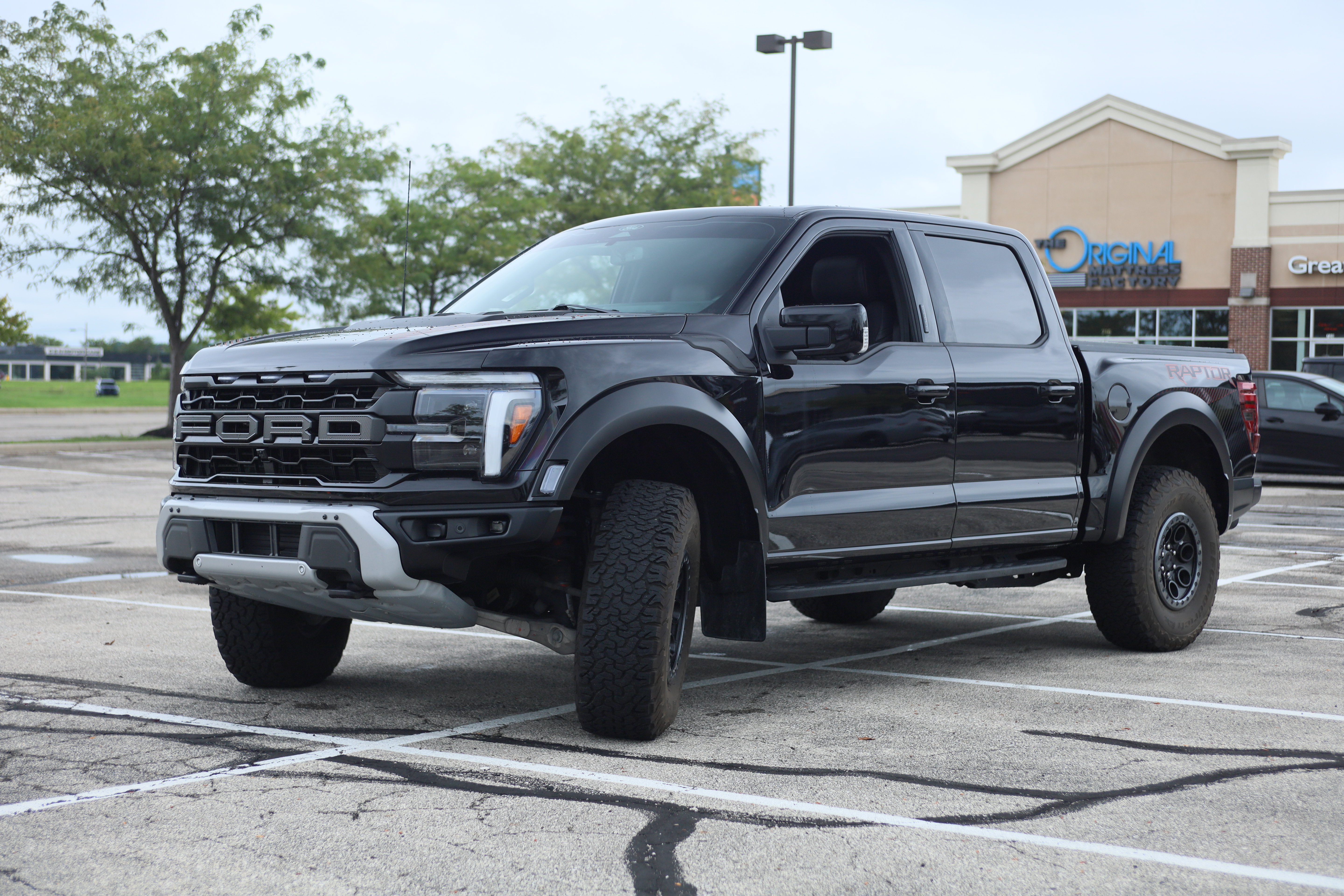 Used 2025 Ford F150 Raptor AWD/4WD image 3