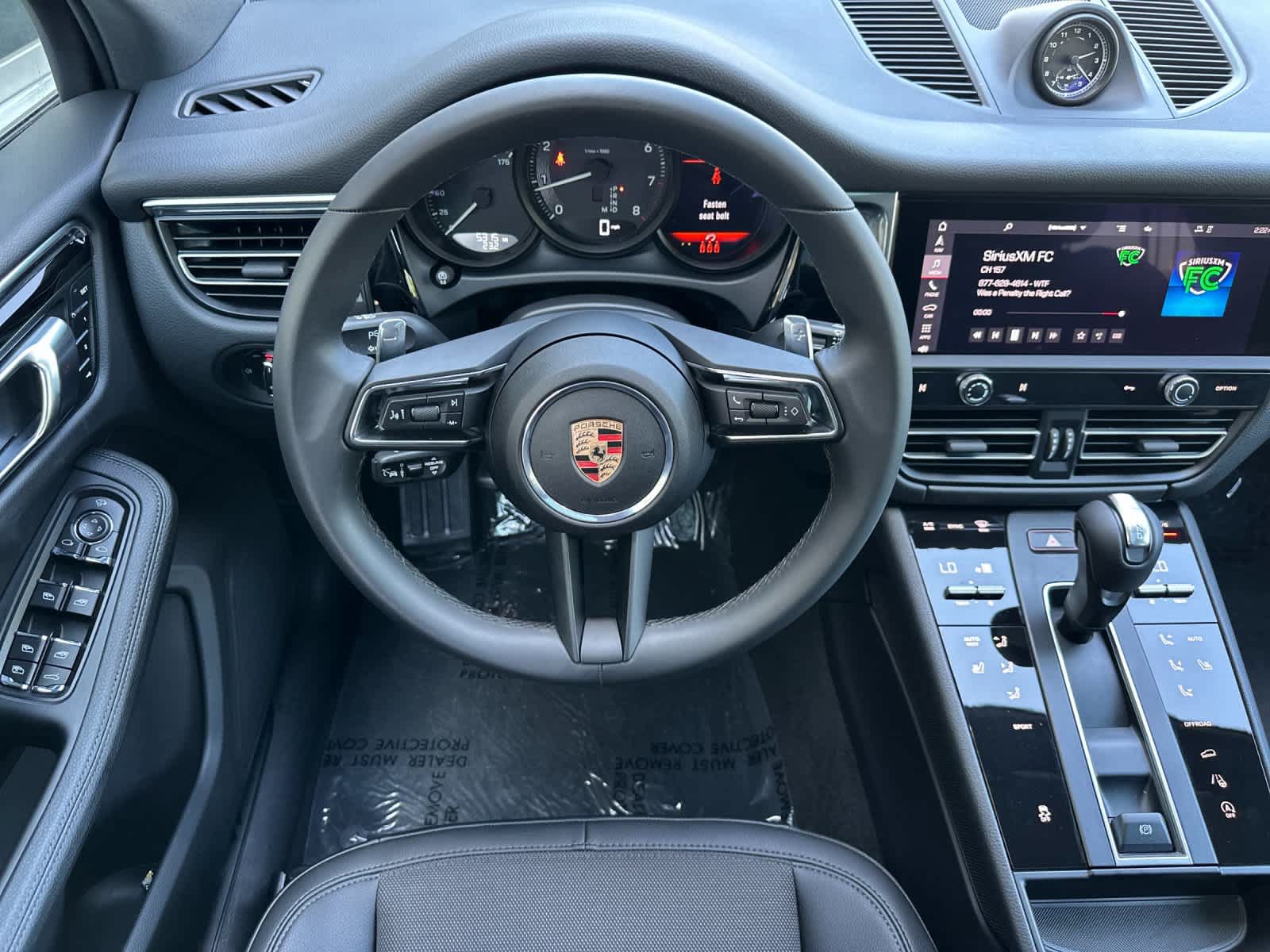 Certified 2025 Porsche Macan AWD/4WD image 15