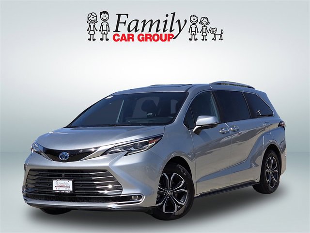 Used 2025 Toyota Sienna Platinum