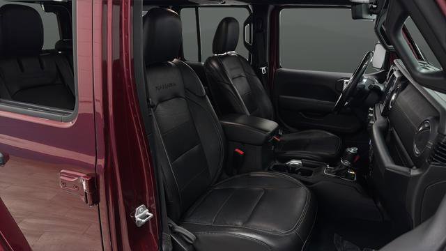 Used 2022 Jeep Wrangler Unlimited Sahara w/ Cold Weather Group image 31
