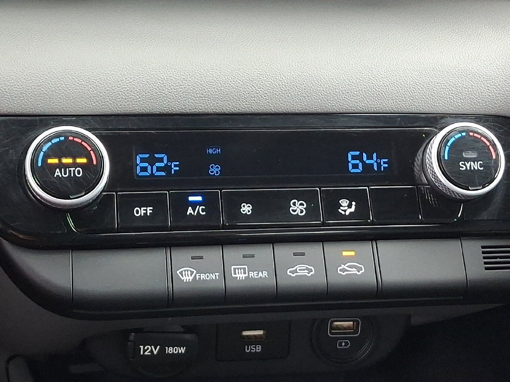 Used 2023 Hyundai Elantra SEL FWD image 14