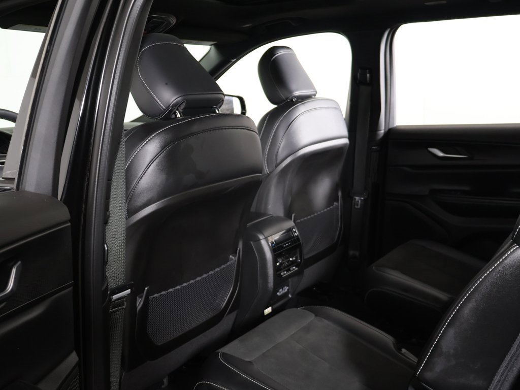 Used 2024 Jeep Grand Cherokee L Altitude image 30