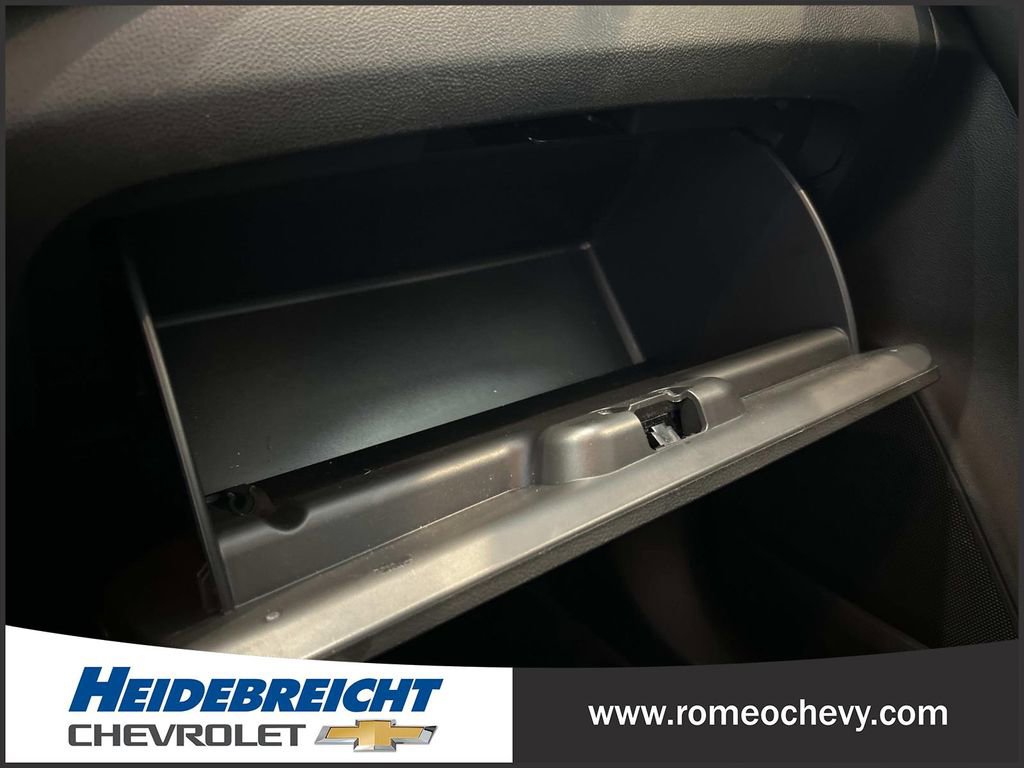 Used 2022 Chevrolet Trax LT w/ LT Convenience Package image 26