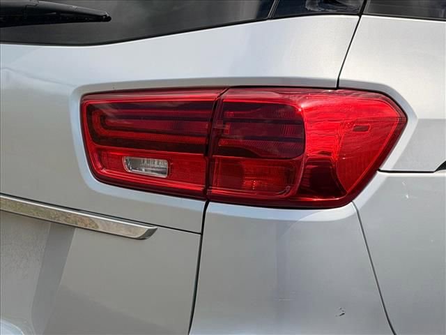 Used 2019 Kia Sedona EX FWD image 16