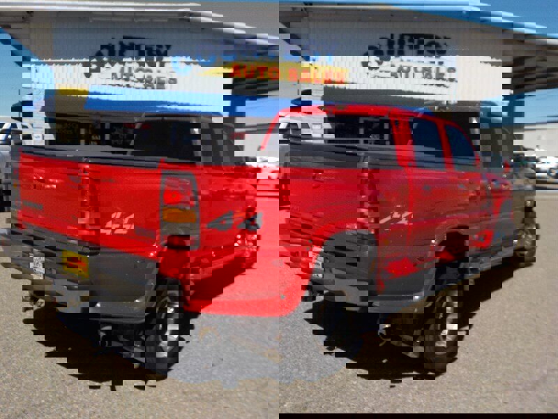 Used 2005 GMC Sierra 3500 SLE w/ Heavy-Duty Power Package image 9