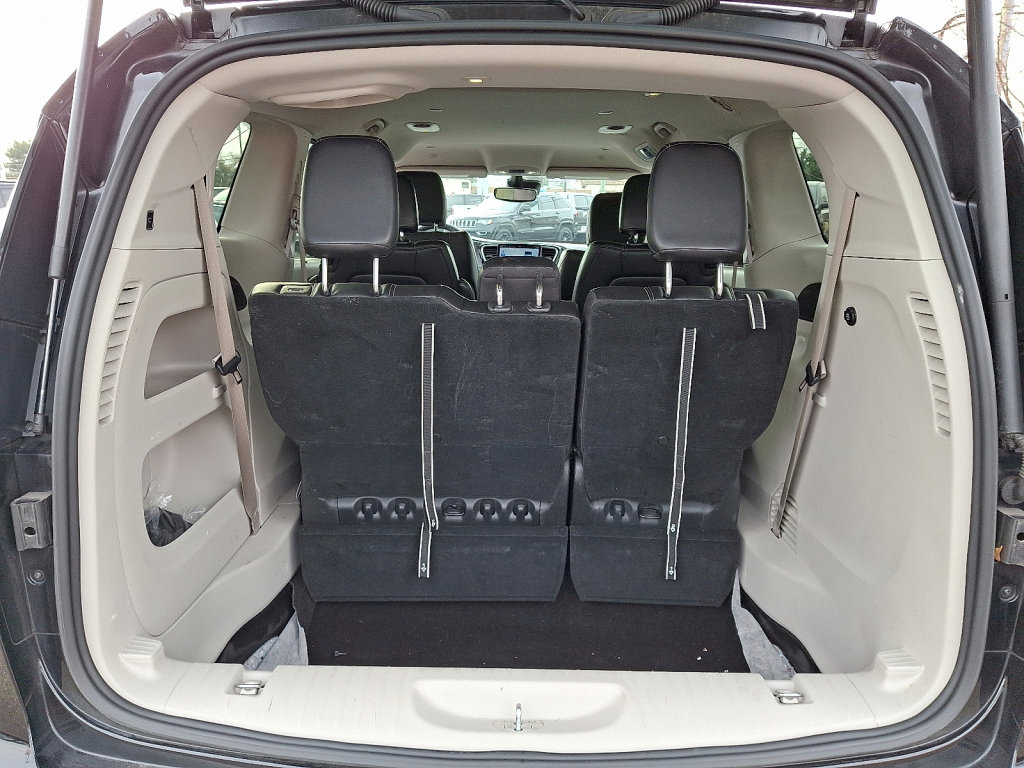 Used 2024 Chrysler Pacifica Touring-L image 18