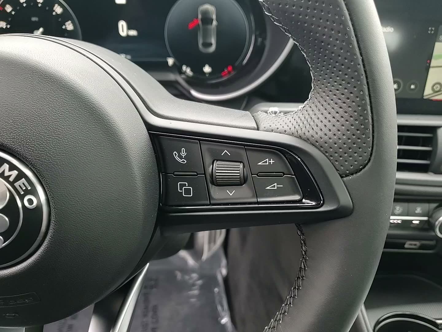 Used 2024 Alfa Romeo Giulia Ti image 25