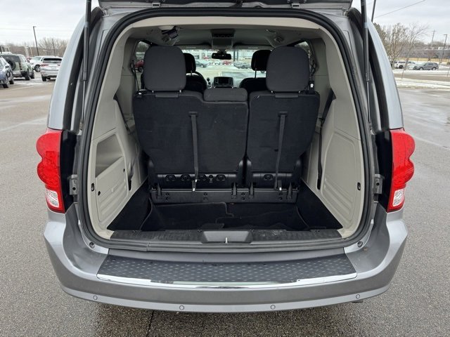 Used 2019 Dodge Grand Caravan SE w/ UConnect Hands-Free Group image 33