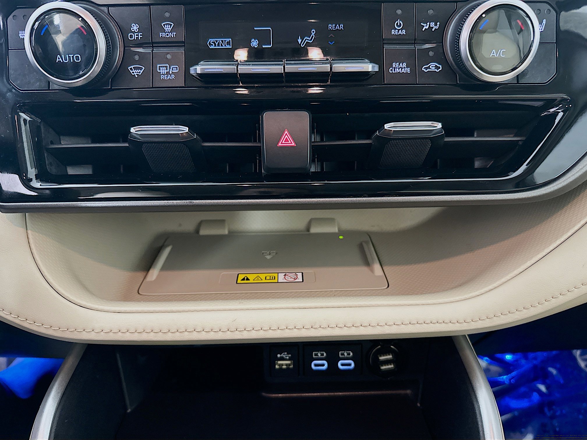 Used 2023 Toyota Highlander XLE image 23