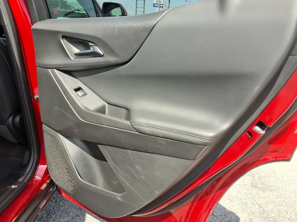 Used 2025 Chevrolet Equinox LT w/ Convenience Package II FWD image 13