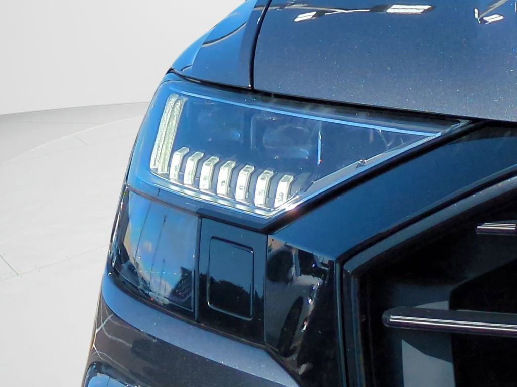 Used 2023 Audi Q8 Premium Plus image 10