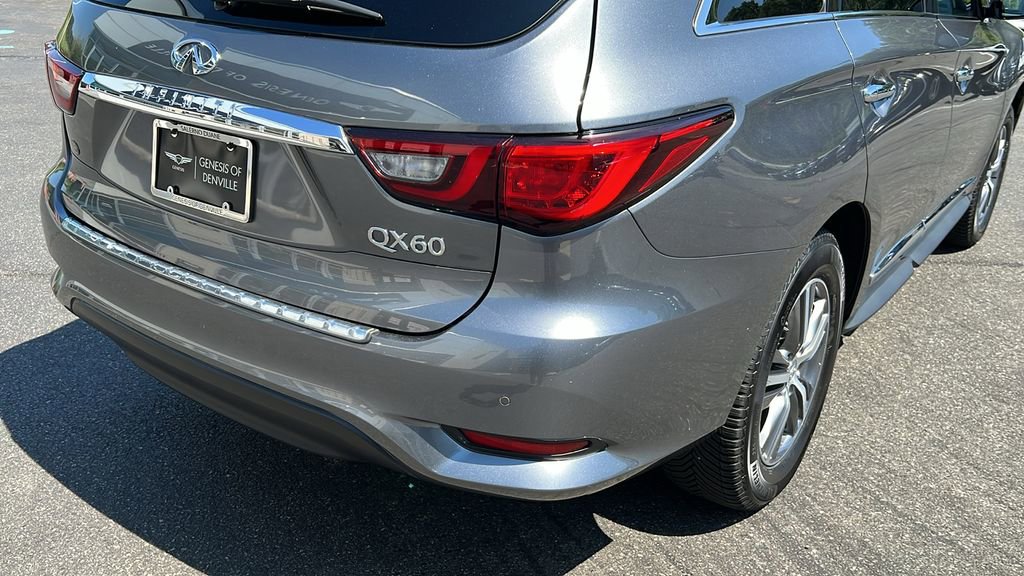 Used 2020 INFINITI QX60 Luxe w/ Essential Package image 16