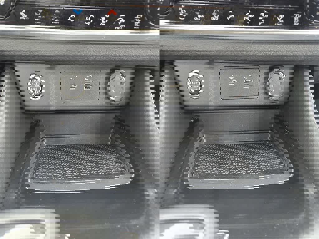 Used 2023 Nissan Rogue SV image 19