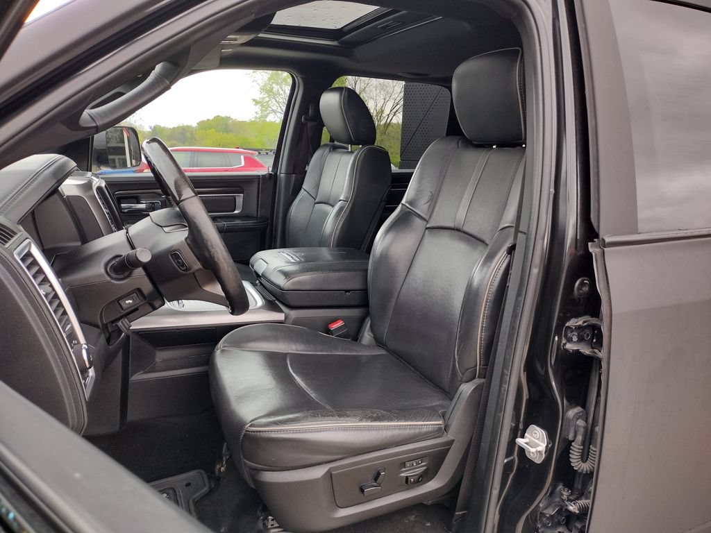 Used 2017 RAM 1500 Limited AWD/4WD image 2