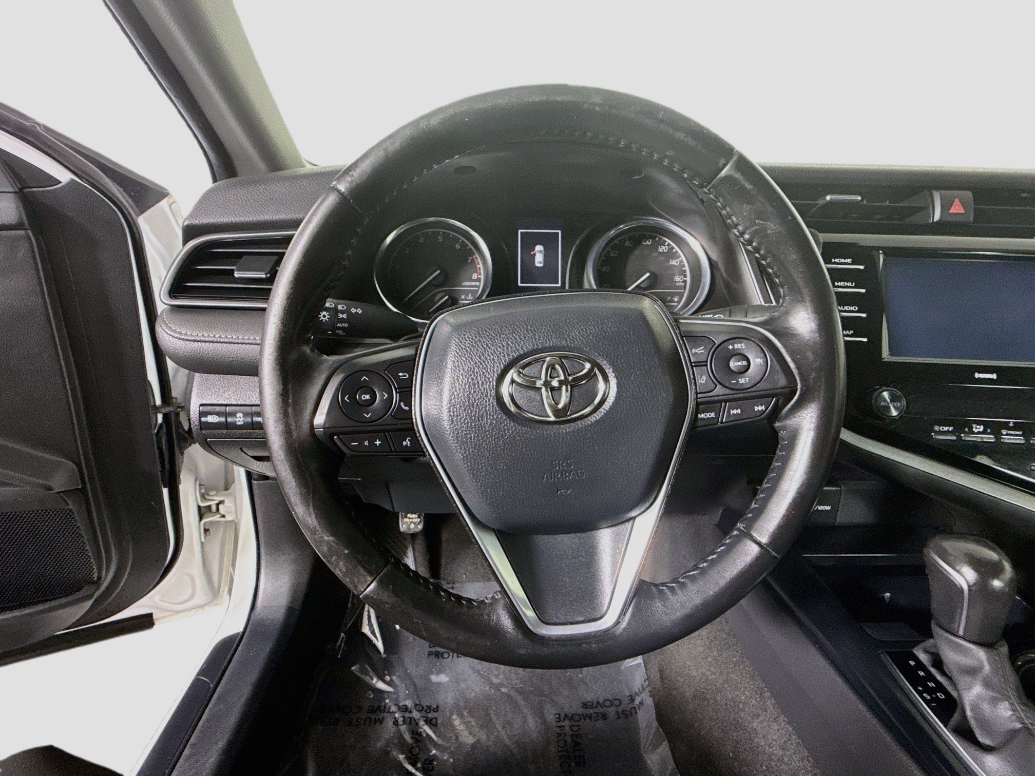 Used 2020 Toyota Camry SE w/ Convenience Package FWD image 13