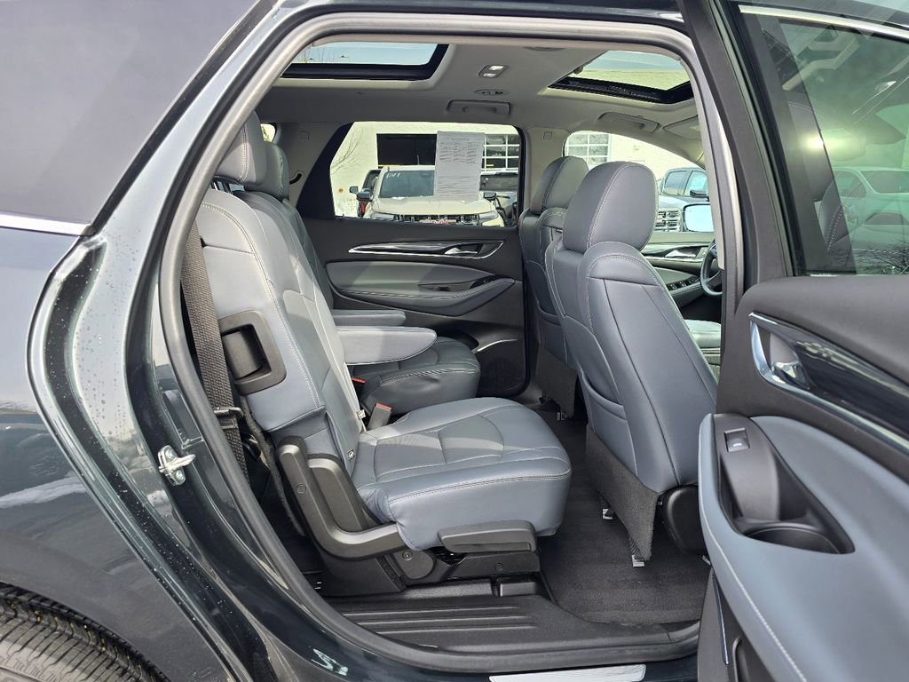 Used 2020 Buick Enclave Essence image 34