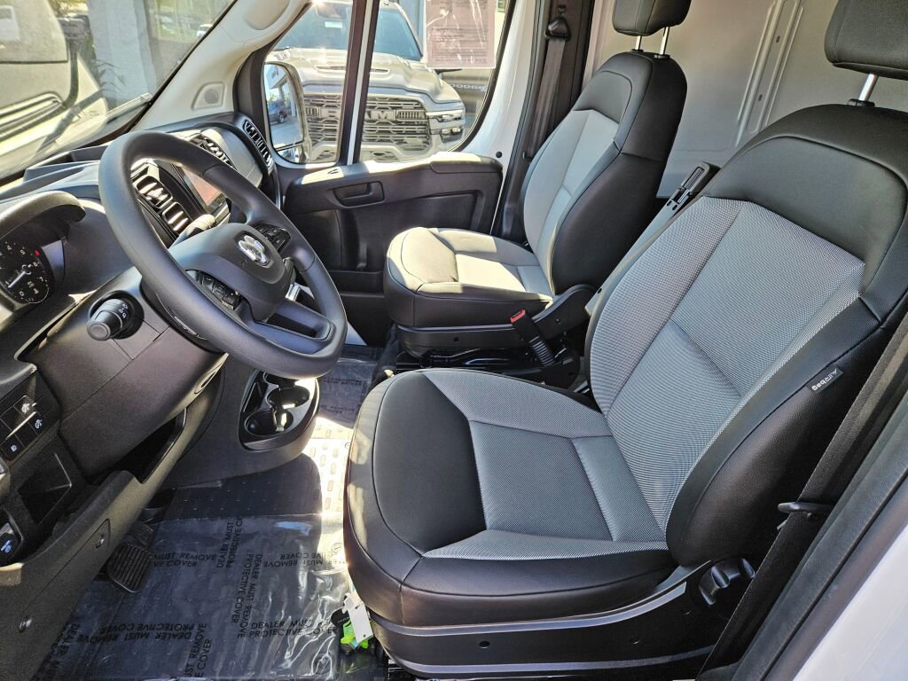 Used 2026 RAM ProMaster 2500 w/ Convenience Group FWD image 16