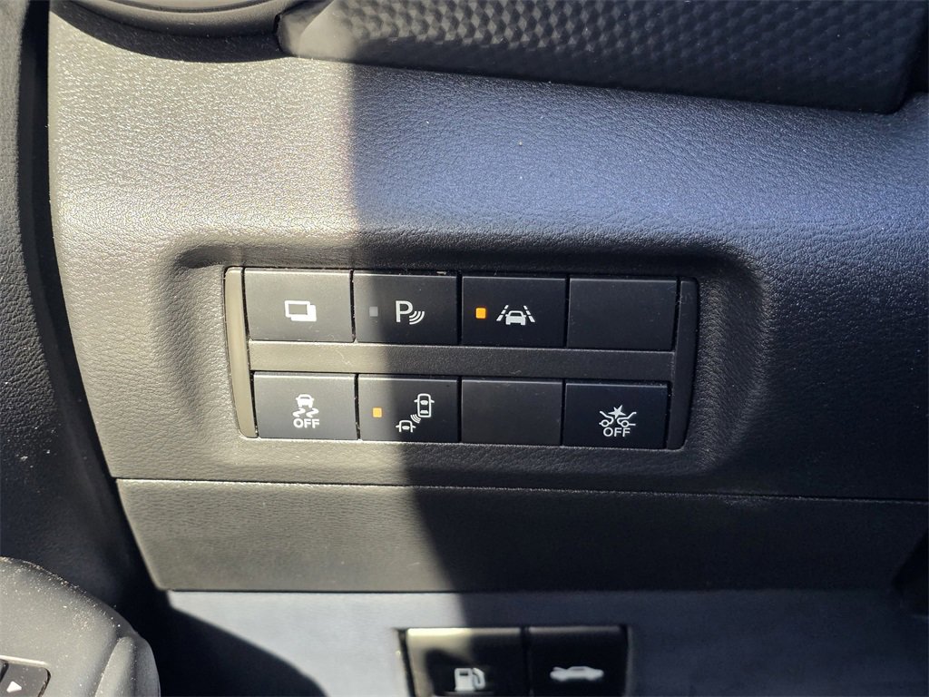 Used 2022 Nissan Kicks S image 24