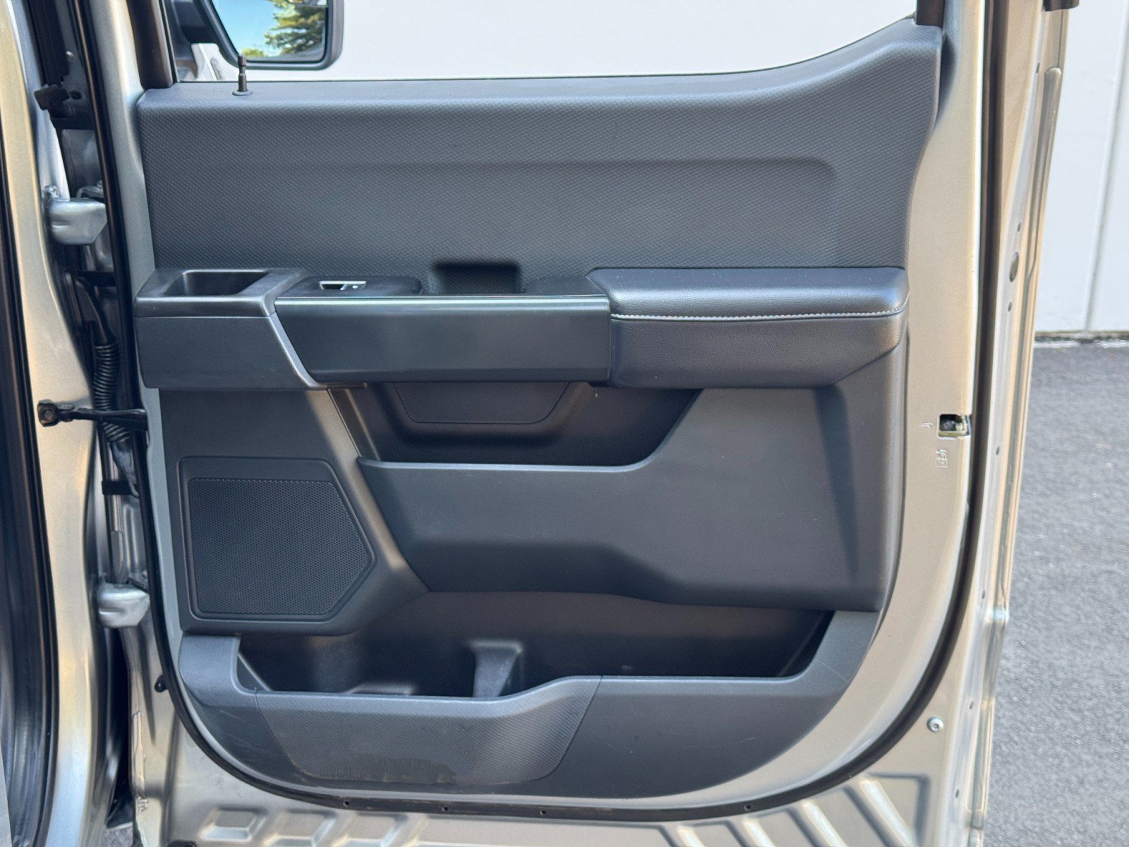 Used 2023 Ford F150 Lariat RWD image 38