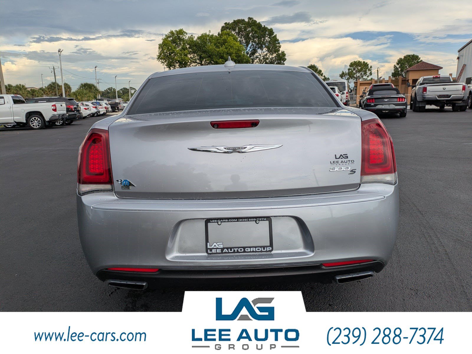 Used 2017 Chrysler 300 S RWD image 4