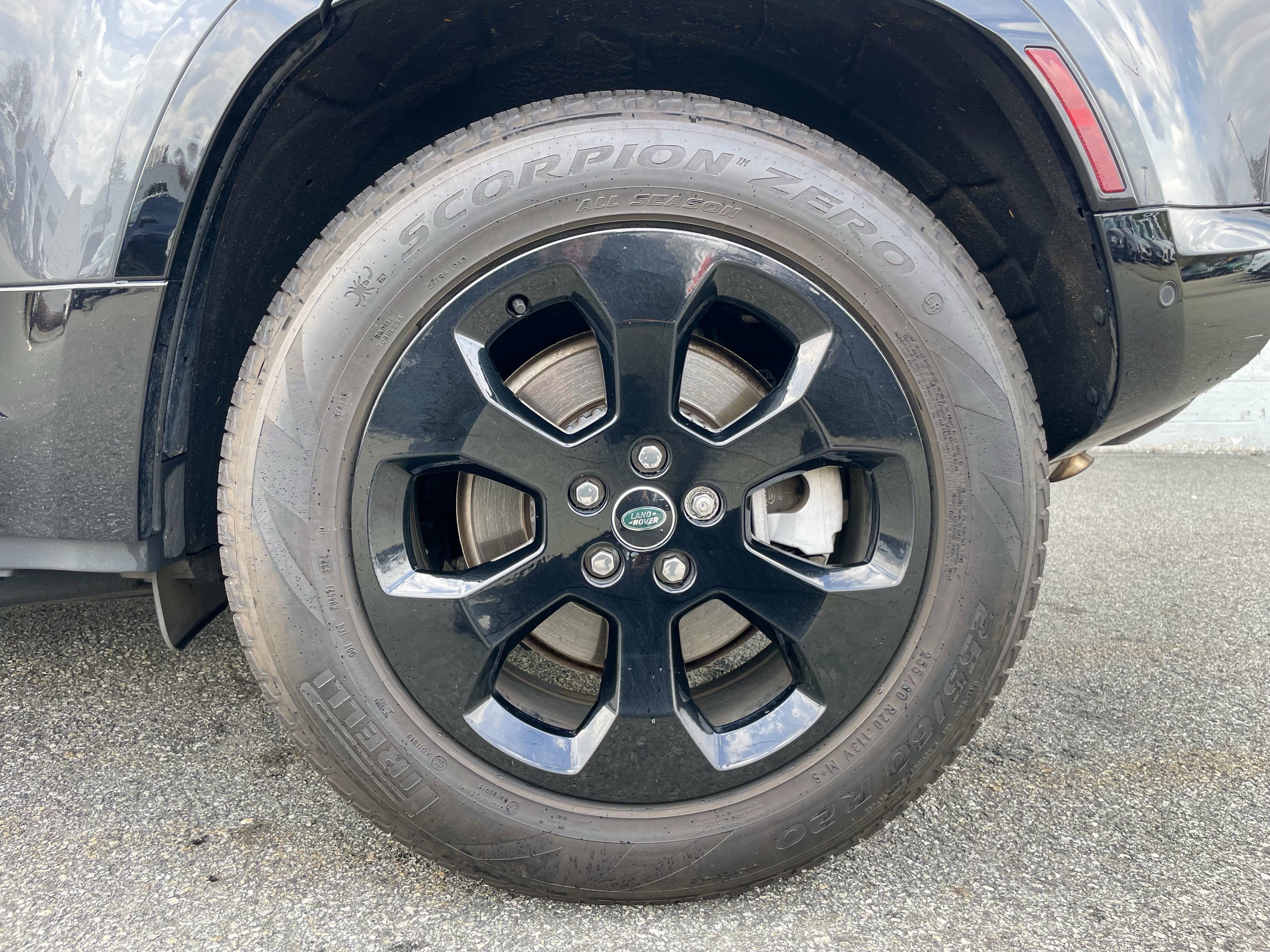 Certified 2023 Land Rover Defender 110 X-Dynamic SE image 10