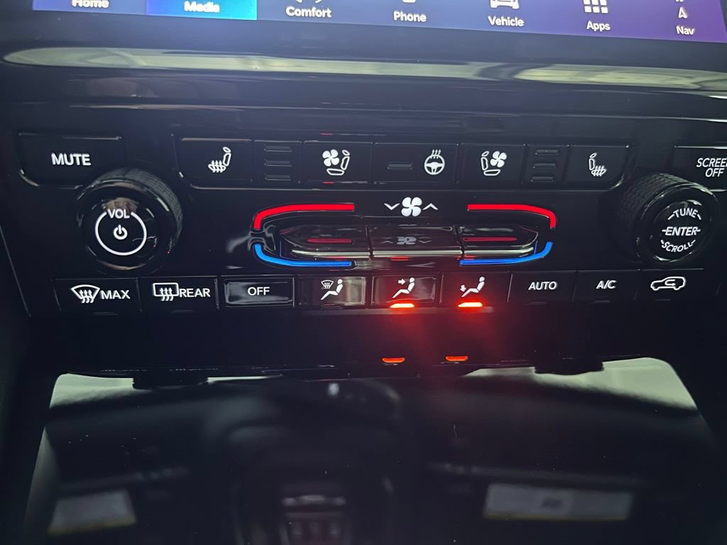 New 2025 Jeep Grand Cherokee L Limited w/ Luxury Tech Group II RWD image 27