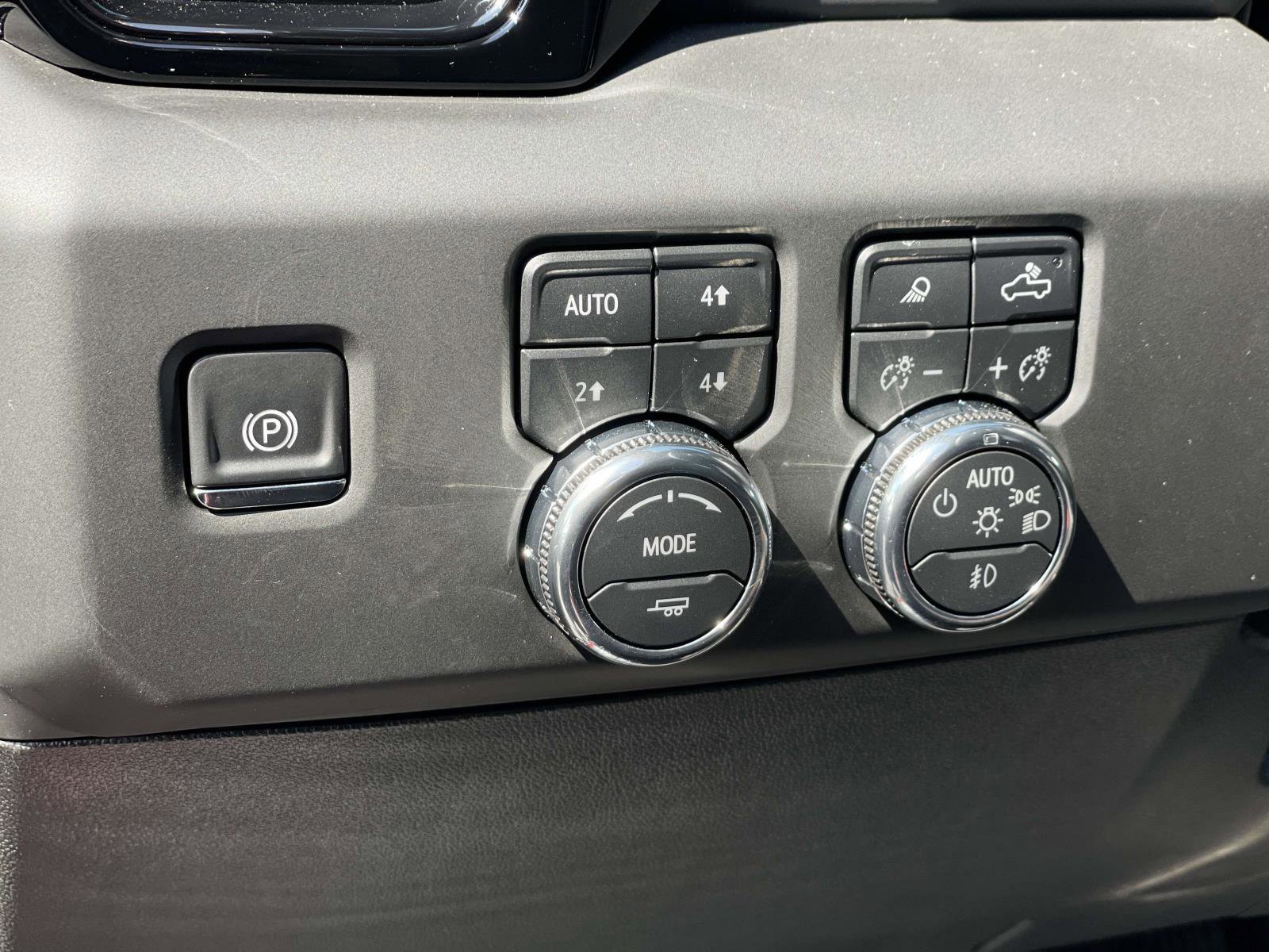 New 2025 GMC Sierra 2500 AT4 w/ AT4 Premium Plus Package image 19