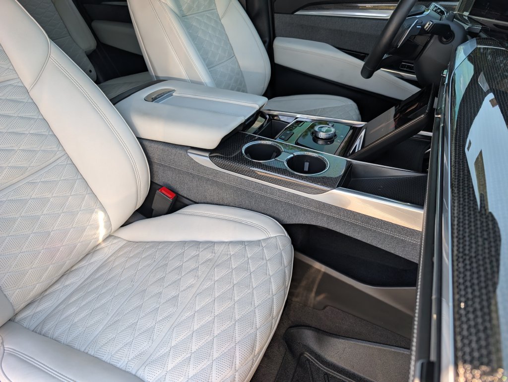 Certified 2025 Cadillac Escalade V AWD/4WD image 22