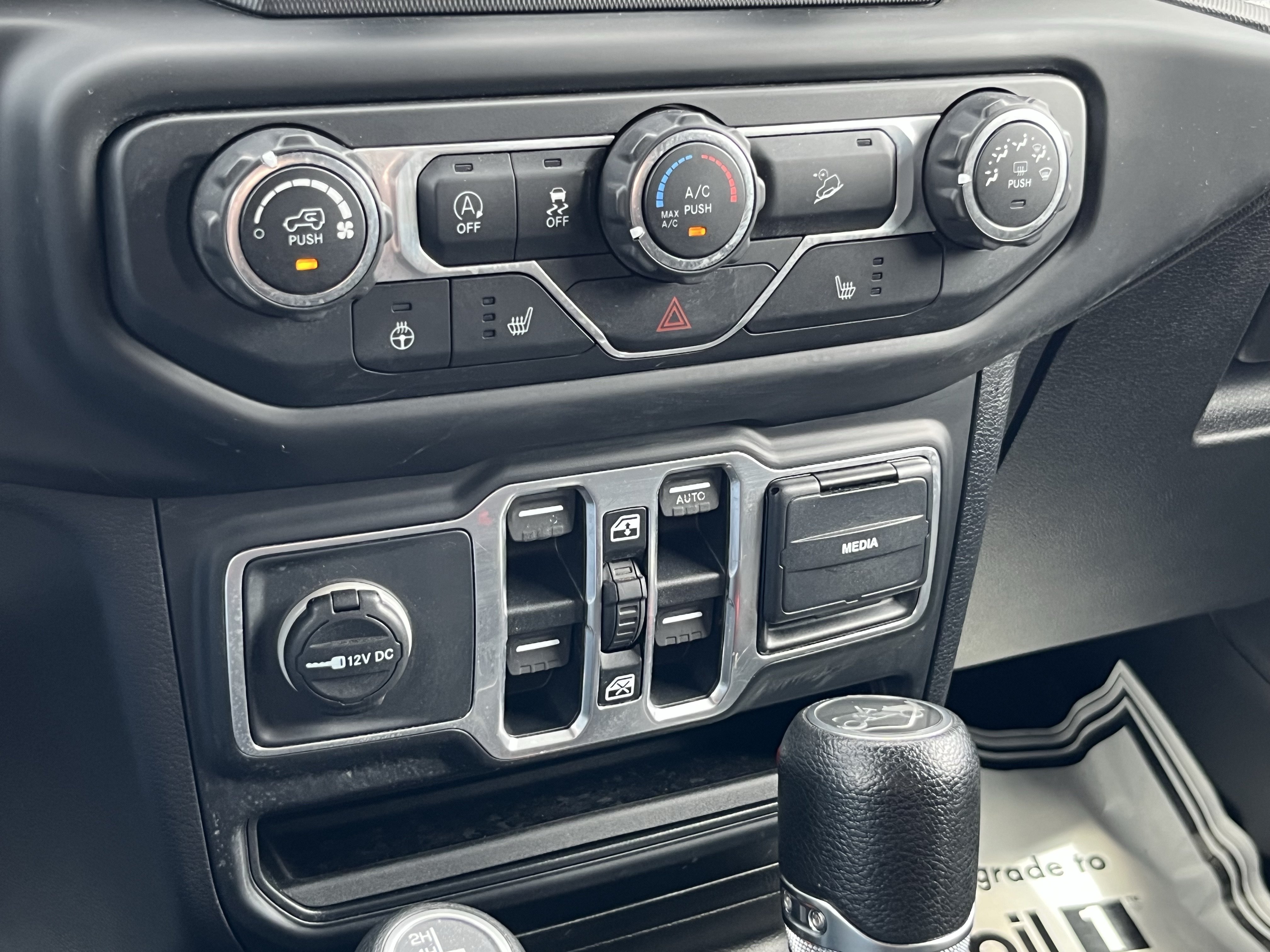 Used 2018 Jeep Wrangler Unlimited Sport S AWD/4WD image 29